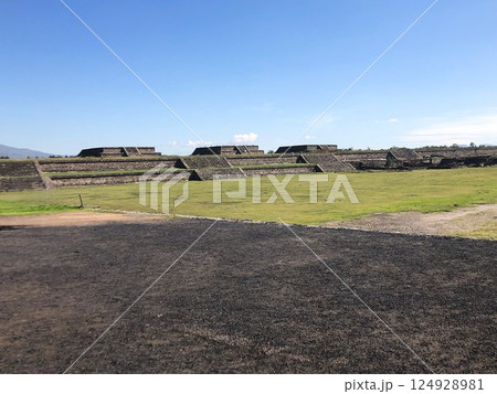 View of Teotihuacan, an ancient Mesoamerican city in Mexico. View from afar 124928981