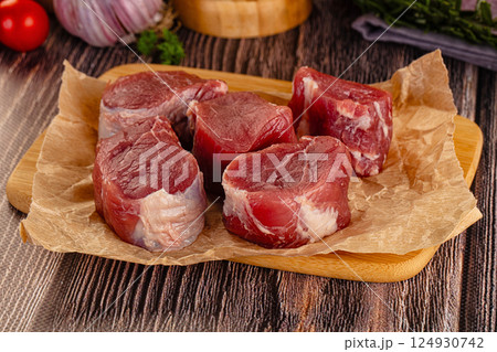 Fresh raw pork meat medallions 124930742