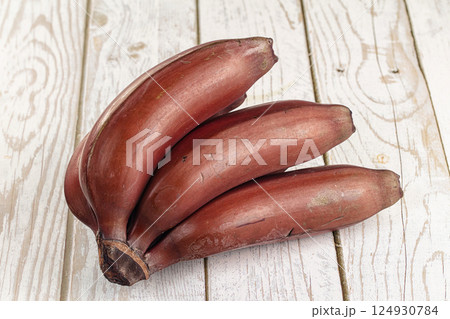 Red organic sweet banana heap 124930784