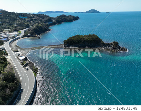 愛媛県八幡浜市　ねずみ島の風景 124931349