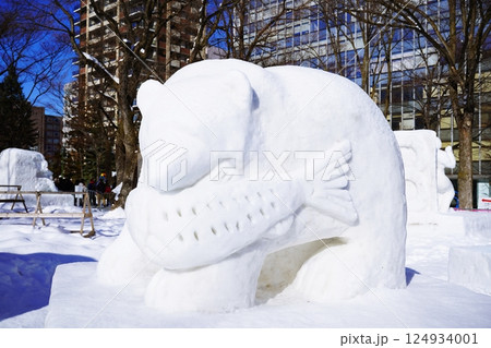 冬の風物詩 さっぽろ雪まつり大通会場の風景 124934001