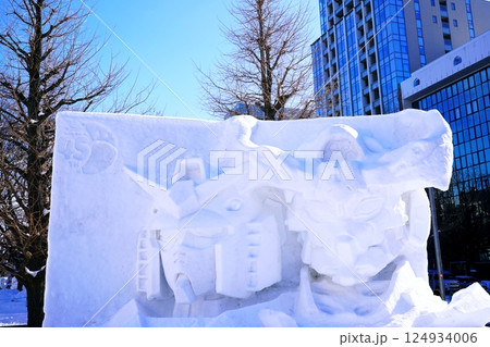 冬の風物詩 さっぽろ雪まつり大通会場の風景 124934006