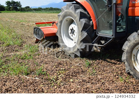 農業機械 トラクター 124934332