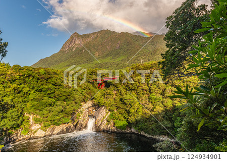 屋久島世界自然遺産　モッチョム岳とトローキの滝と虹(9月) 124934901