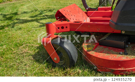 Lawn mower tractor detail 124935270
