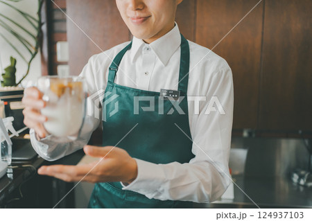 coffee shop 124937103
