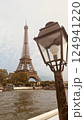 ノスタルジックなエッフェル塔 124941220