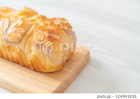 taro toast bread on wood board 124941838
