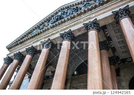 Historical building 124942165