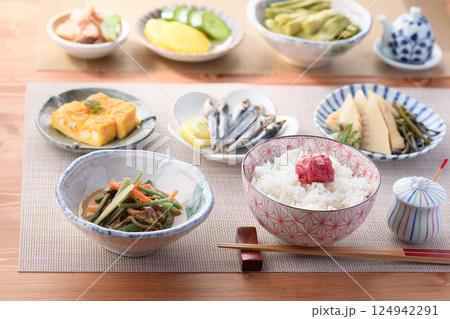 日本料理 和食 朝食イメージ 124942291