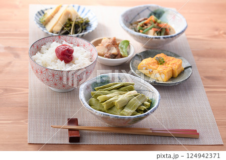 日本料理 和食 朝食イメージ 124942371