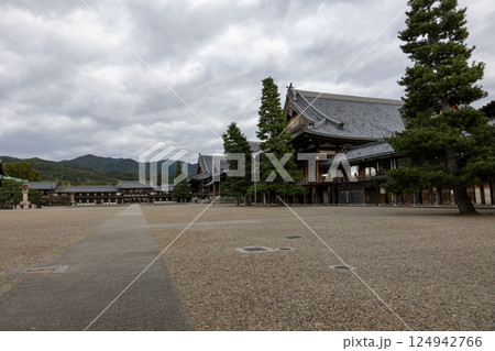 天理教 教会本部（神殿）／（2024年11月撮影） 124942766