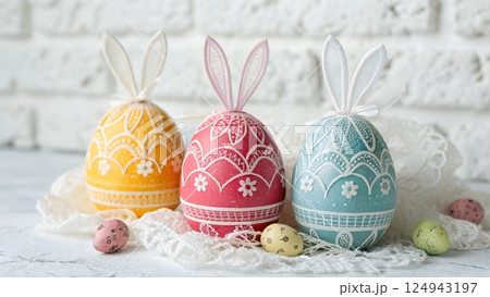 easter cake with eggs 124943197