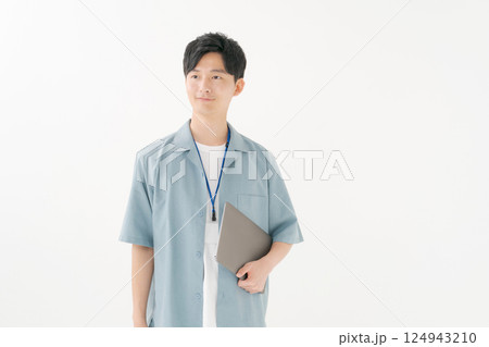 爽やかなビジネスマン 124943210