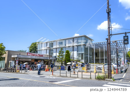 東京都大田区の都市風景　大岡山駅 124944789