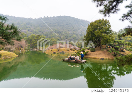 【高松市】栗林公園 和船 【高松市】栗林公園 和船 124945176