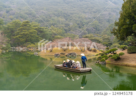 【高松市】栗林公園 和船 【高松市】栗林公園 和船 124945178