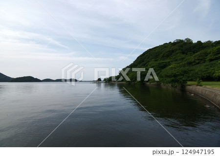 鳥取　四季の散歩　青島　 124947195