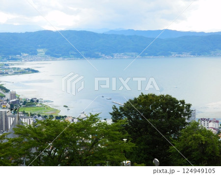 長野県諏訪市立石公園からの諏訪湖の眺望 長野県諏訪市立石公園からの諏訪湖の眺望 124949105
