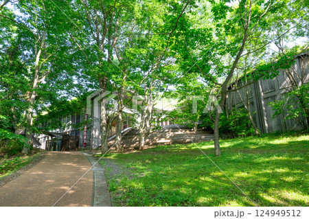 世界遺産「御所野遺跡」の「御所野縄文公園」にある御所野縄文博物館 124949512