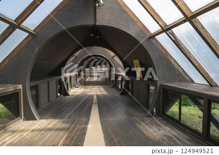 世界遺産「御所野遺跡」の「御所野縄文公園」のきききの吊り橋 124949521