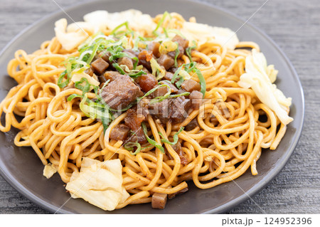 おいしい牛すじ焼きそば 124952396