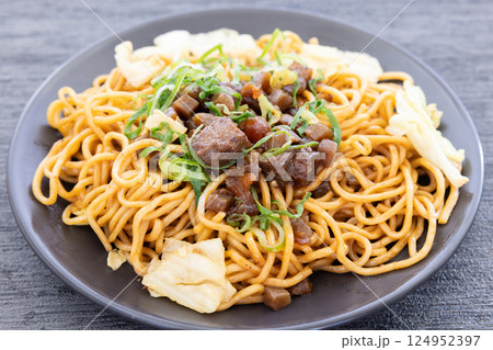 おいしい牛すじ焼きそば 124952397