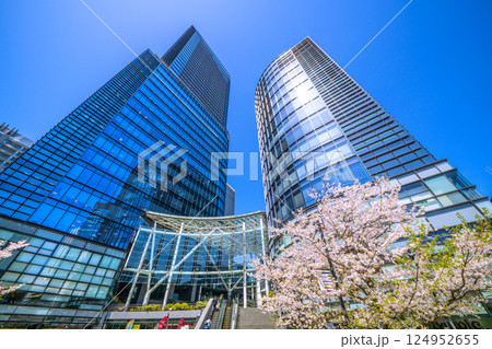 日本の東京都市景観 神田淡路町二丁目のワテラスなどを望む。新しい時代に、希望の光＝9日 124952655