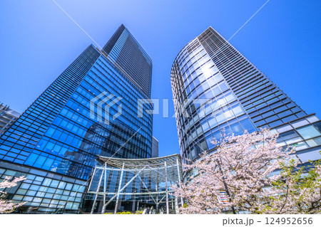 日本の東京都市景観 神田淡路町二丁目のワテラスなどを望む。新しい時代に、希望の光＝9日 124952656