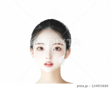 美しい若い女性　美容、健康の広告デザインに最適な人物素材　コピースペース 124953689