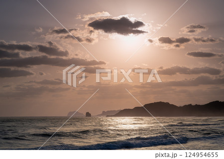 Spring Morning Glow with Keelung Islet in Jinshan. 124954655