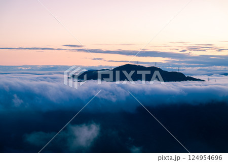 Spring Dawn in Taiwan: Lion Head Mountain Cloudscape. 124954696