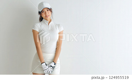 ゴルフウェアを着たモデルの日本人女性 124955519