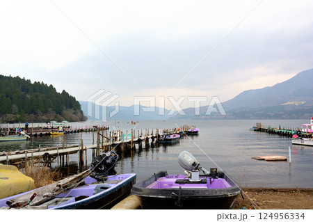 箱根・芦ノ湖 124956334