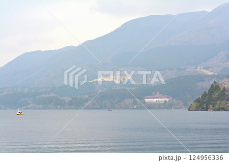 箱根・芦ノ湖 124956336