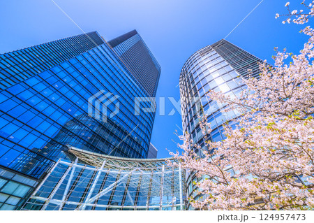 日本の東京都市景観 神田淡路町二丁目のワテラスなどを望む。新しい時代に、希望の光＝9日 124957473