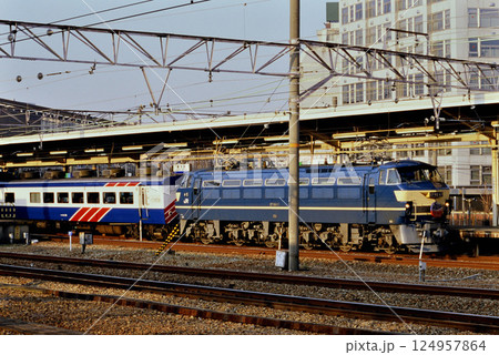 2007年　新大阪駅に到着したブルートレインなは・あかつき 124957864