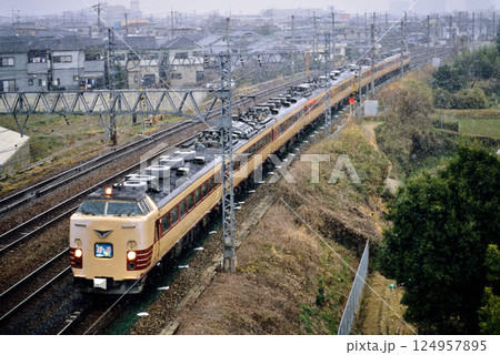 2007年 東海道本線を走る485系L特急雷鳥9両 2007年 東海道本線を走る485系L特急雷鳥9両 124957895