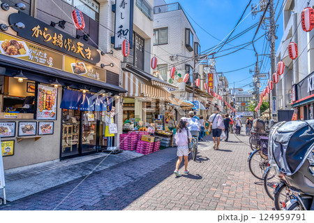 東京都大田区の都市風景　御嶽山駅 124959791