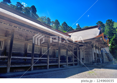 中国地方・大山隠岐国立公園・大神山神社奥宮、権現造りの本殿の眺め・鳥取県大山町(2) 124960035