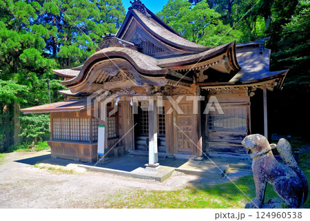 中国地方・大山隠岐国立公園・大神山神社奥宮、本殿の隣に鎮座する下山神社と石狐・鳥取県大山町(2) 中国地方・大山隠岐国立公園・大神山神社奥宮、本殿の隣に鎮座する下山神社と石狐・鳥取県大山町(2) 124960538