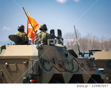 観閲式での自衛隊車両(陸上自衛隊第12旅団　相馬原駐屯地記念行事) 124967057