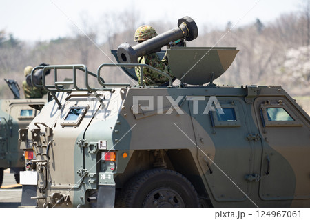 観閲式での自衛隊車両(陸上自衛隊第12旅団 相馬原駐屯地記念行事) 観閲式での自衛隊車両(陸上自衛隊第12旅団 相馬原駐屯地記念行事) 124967061