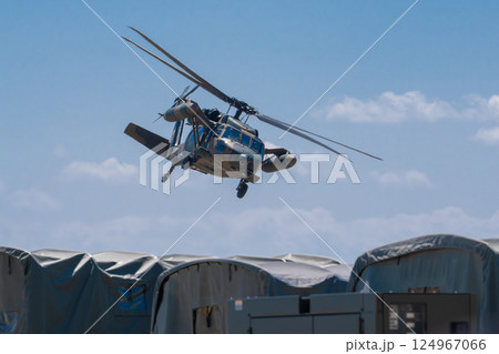 UH-60J救難ヘリコプター訓練飛行(陸上自衛隊第12旅団　相馬原駐屯地記念行事) 124967066