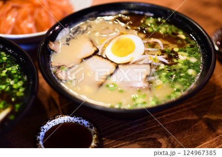 ラーメン 124967385