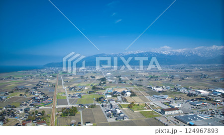 日本の富山県東部にある入善町の様子 124967893