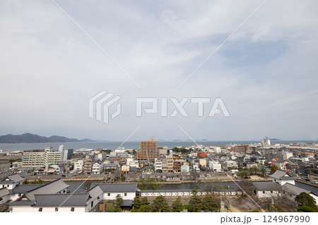 【今治城より今治市内の風景】 愛媛県今治市通町 【今治城より今治市内の風景】 愛媛県今治市通町 124967990