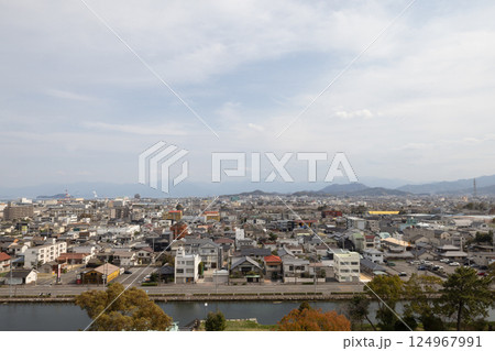 【今治城より今治市内の風景】 愛媛県今治市通町 【今治城より今治市内の風景】 愛媛県今治市通町 124967991
