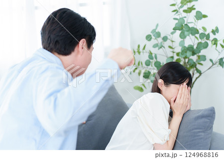 家庭内暴力 DV 夫婦喧嘩 家庭内暴力 DV 夫婦喧嘩 124968816