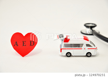 AED ハート 聴診器 救急車 イメージ 124970231